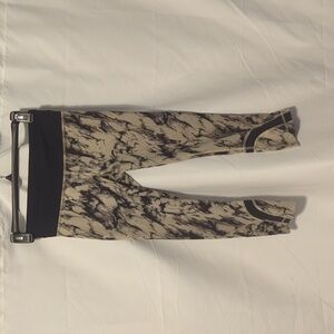 Lululemon Inspire Crop Great Granite Black Mojave Black Tan